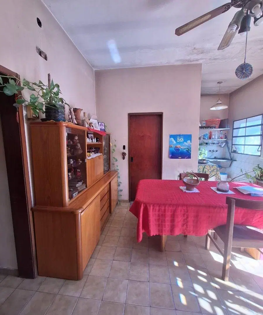 Casa 4 Ambientes, patio, terraza y garage. Caseros 8