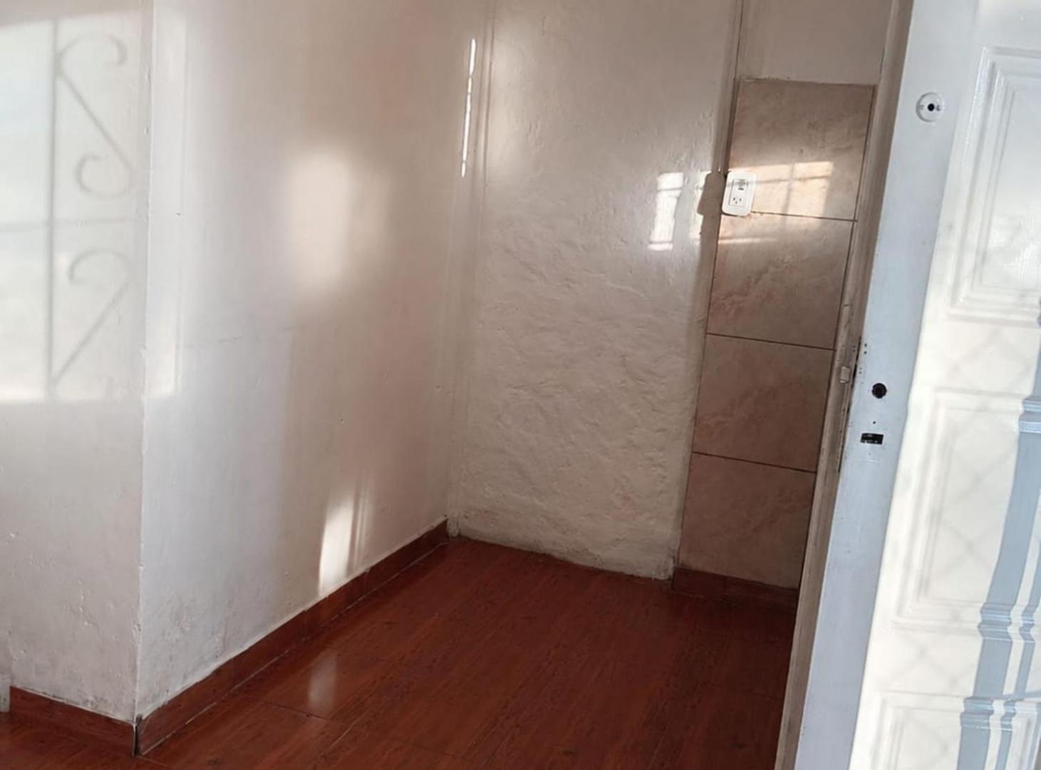 Foto de CASA C/NEGOCIO Y DOS DEPARTAMENTOS PASO DEL REY, imagen 4
