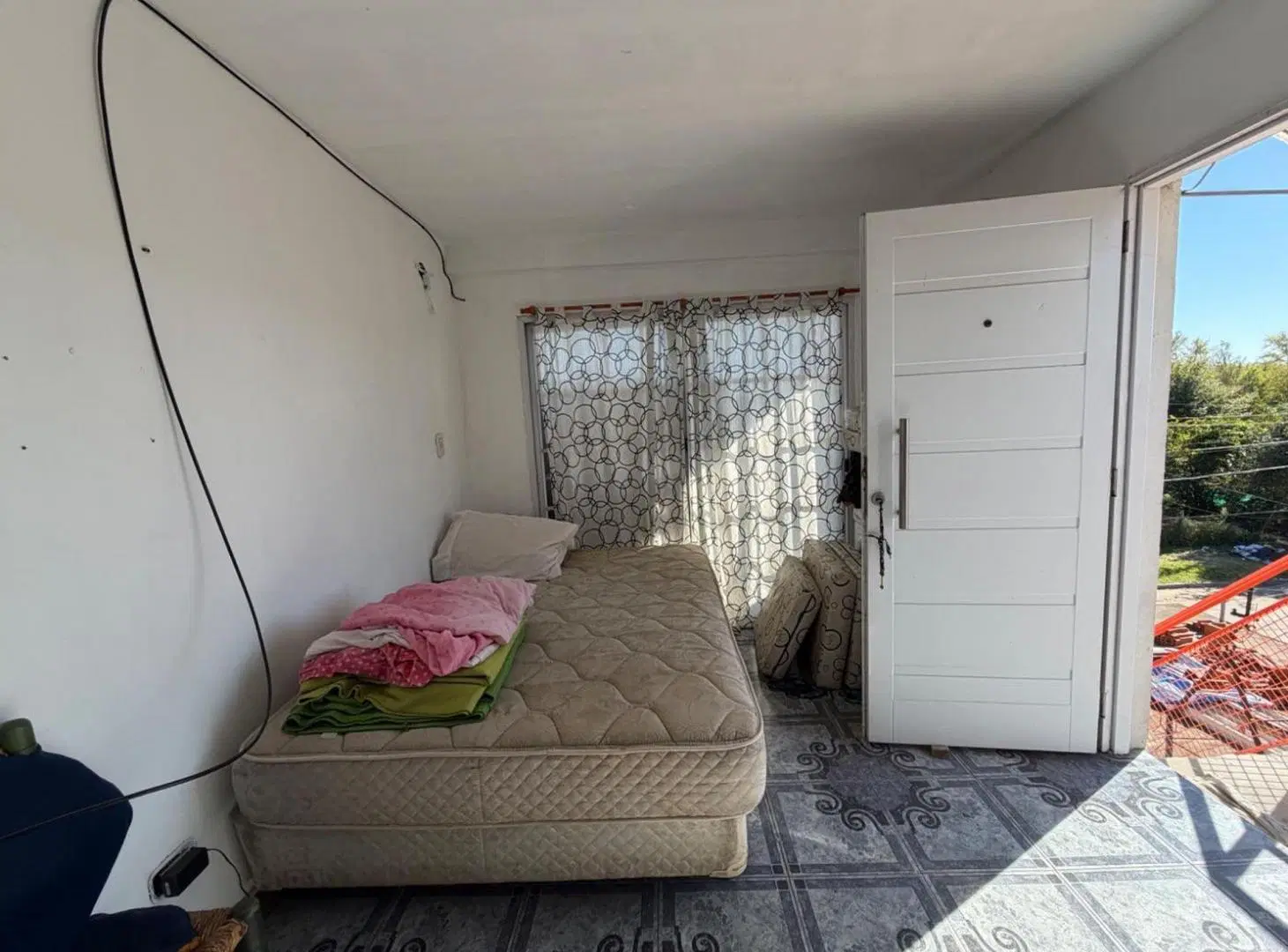 Propiedad Multifamiliar/ Casa + 4 monoambientes 1