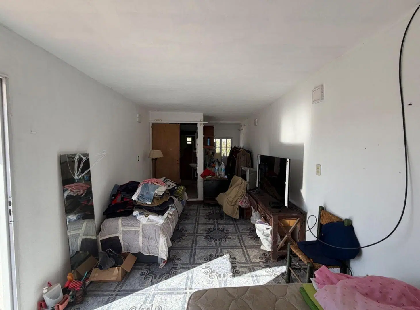 Propiedad Multifamiliar/ Casa + 4 monoambientes 2