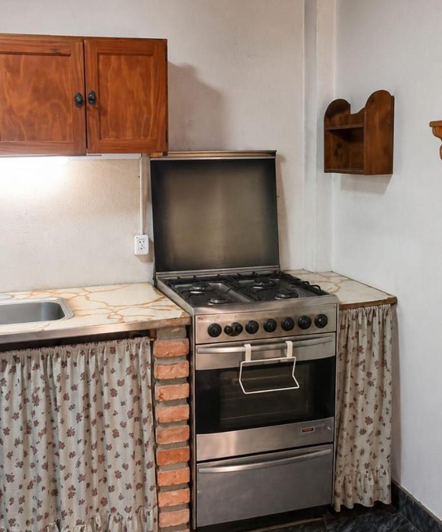 Foto de CASA 3 AMB. CON AMPLIO JARDIN Y COCHERA MORENO, imagen 1