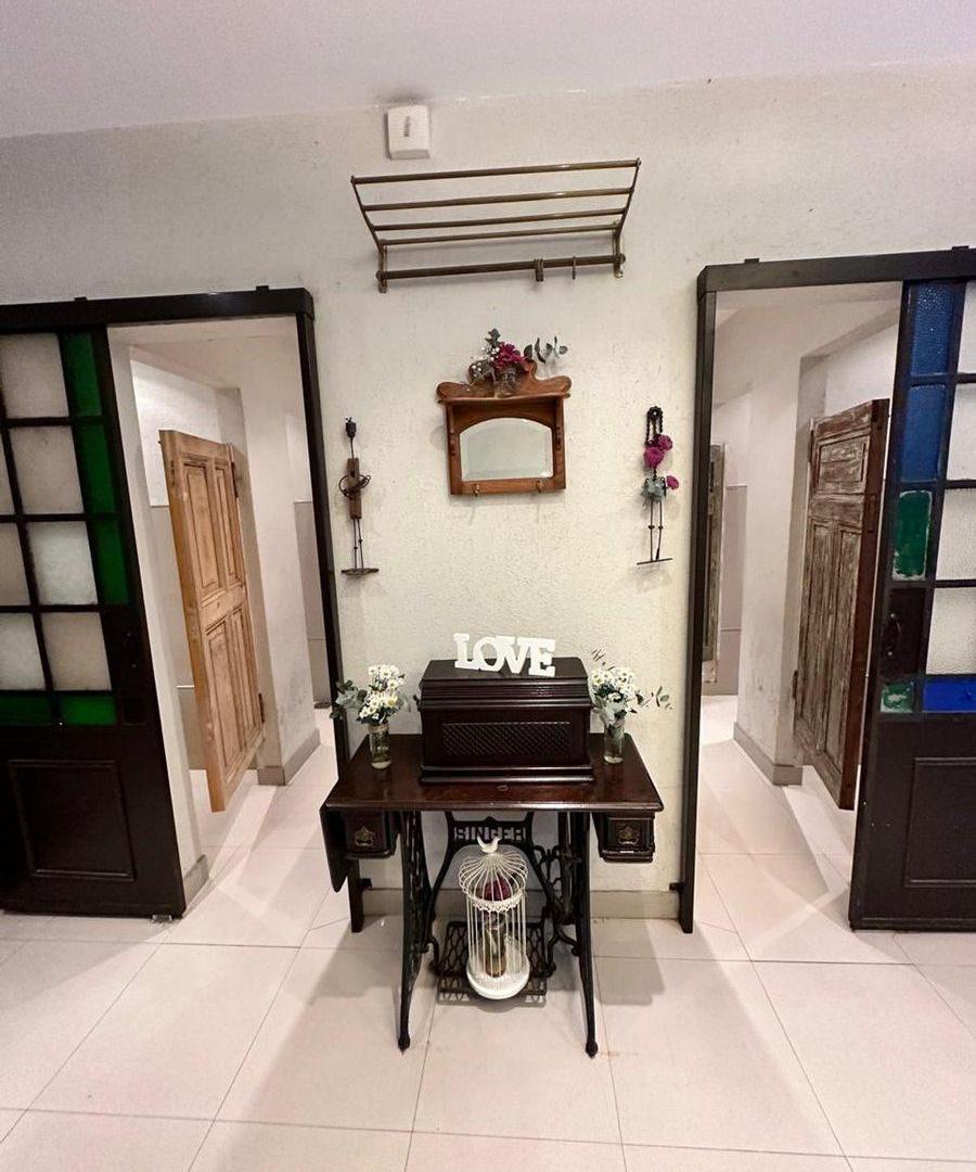 Foto de VENTA Local Comercial - A 100Mts del Acceso Oeste, imagen 1