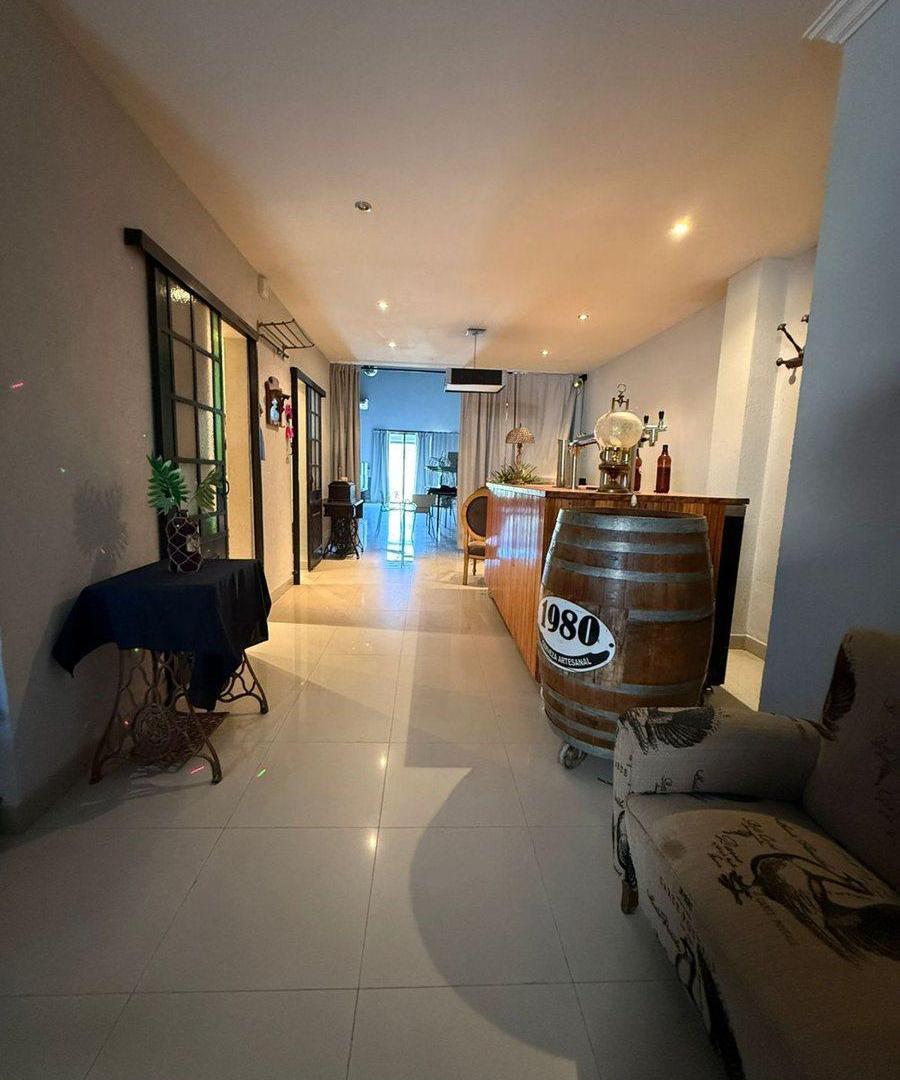 Foto de VENTA Local Comercial - A 100Mts del Acceso Oeste, imagen 4