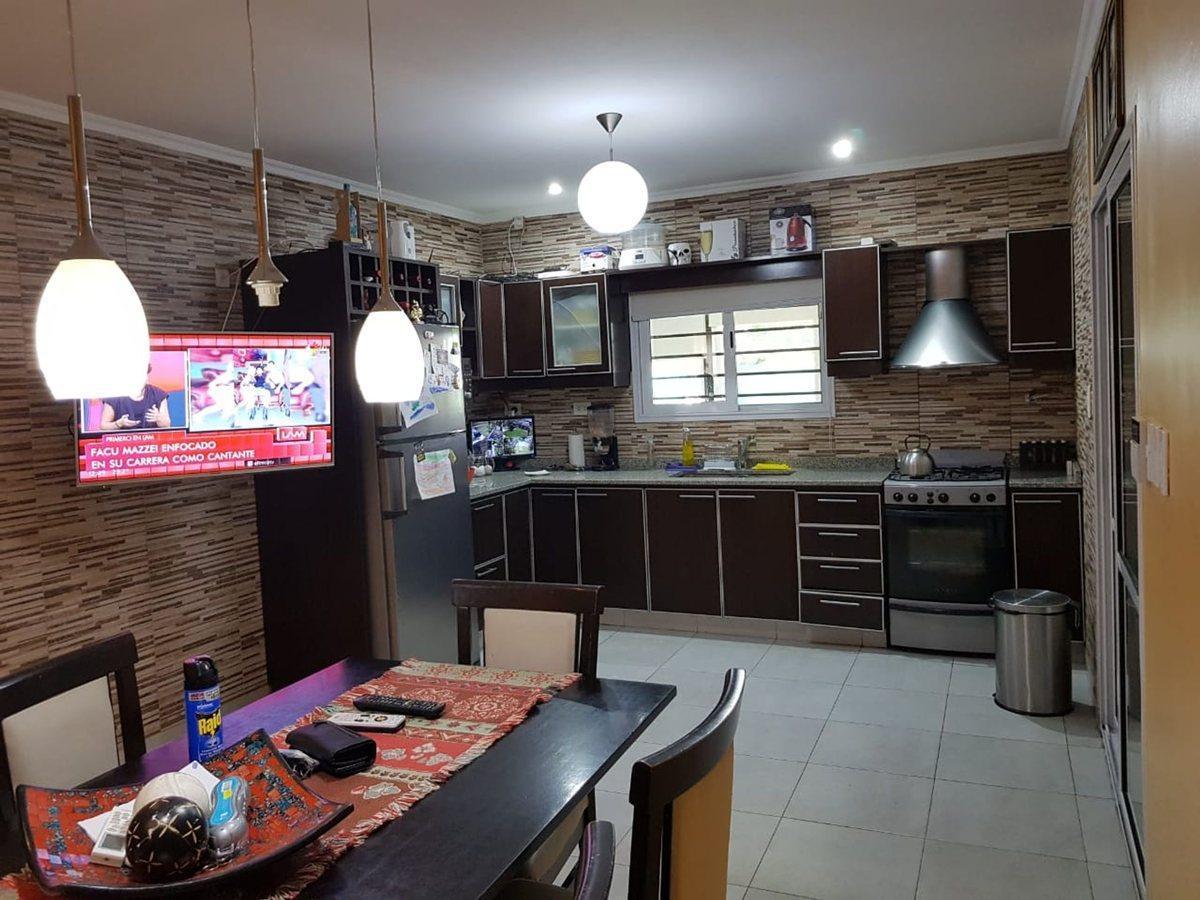 Foto de CASA CON PILETA GRAL. RODRIGUEZ APTA CREDITO, imagen 5
