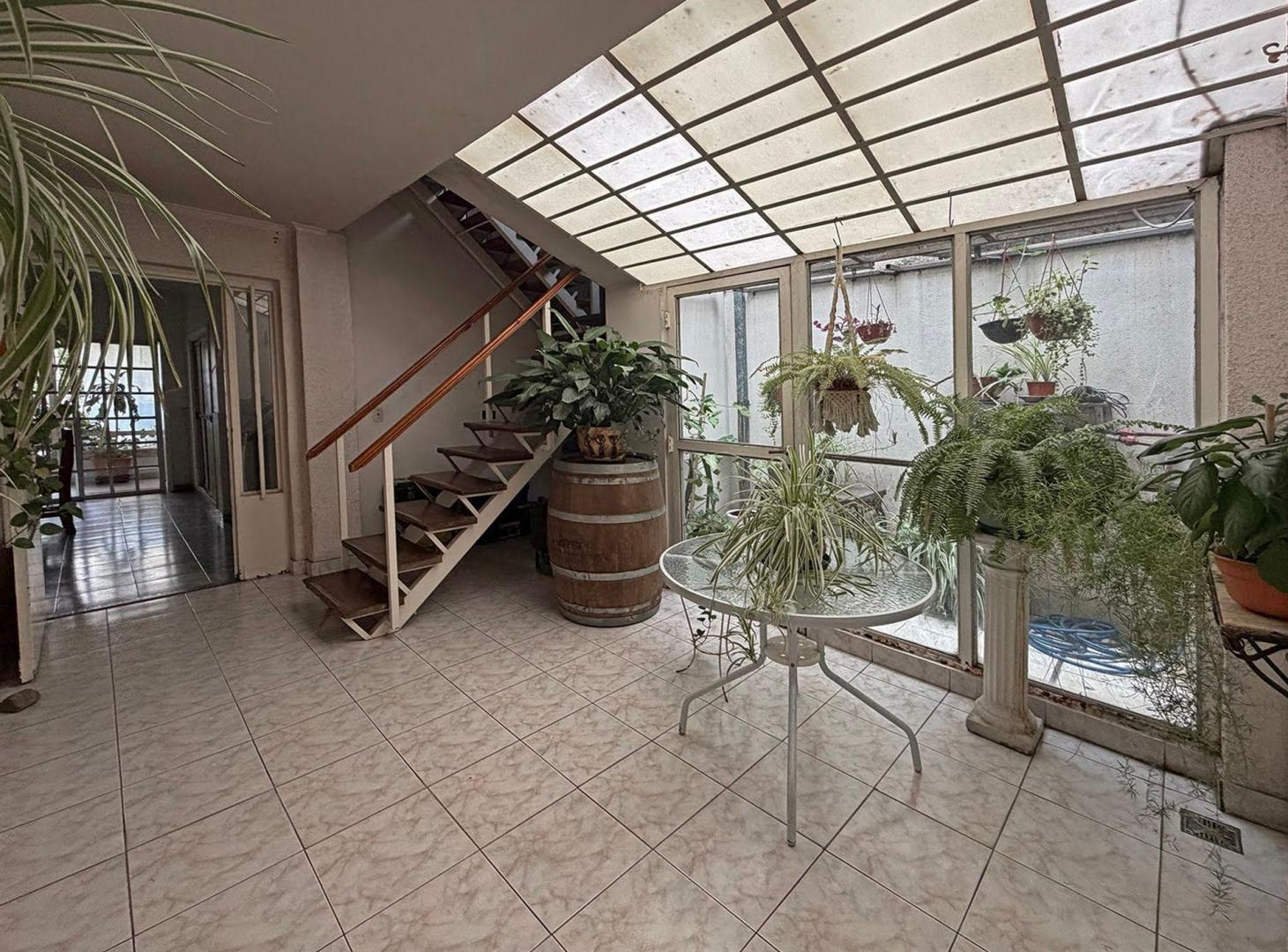 Foto de Venta casa en Villa Real con piscina y garage, imagen 2