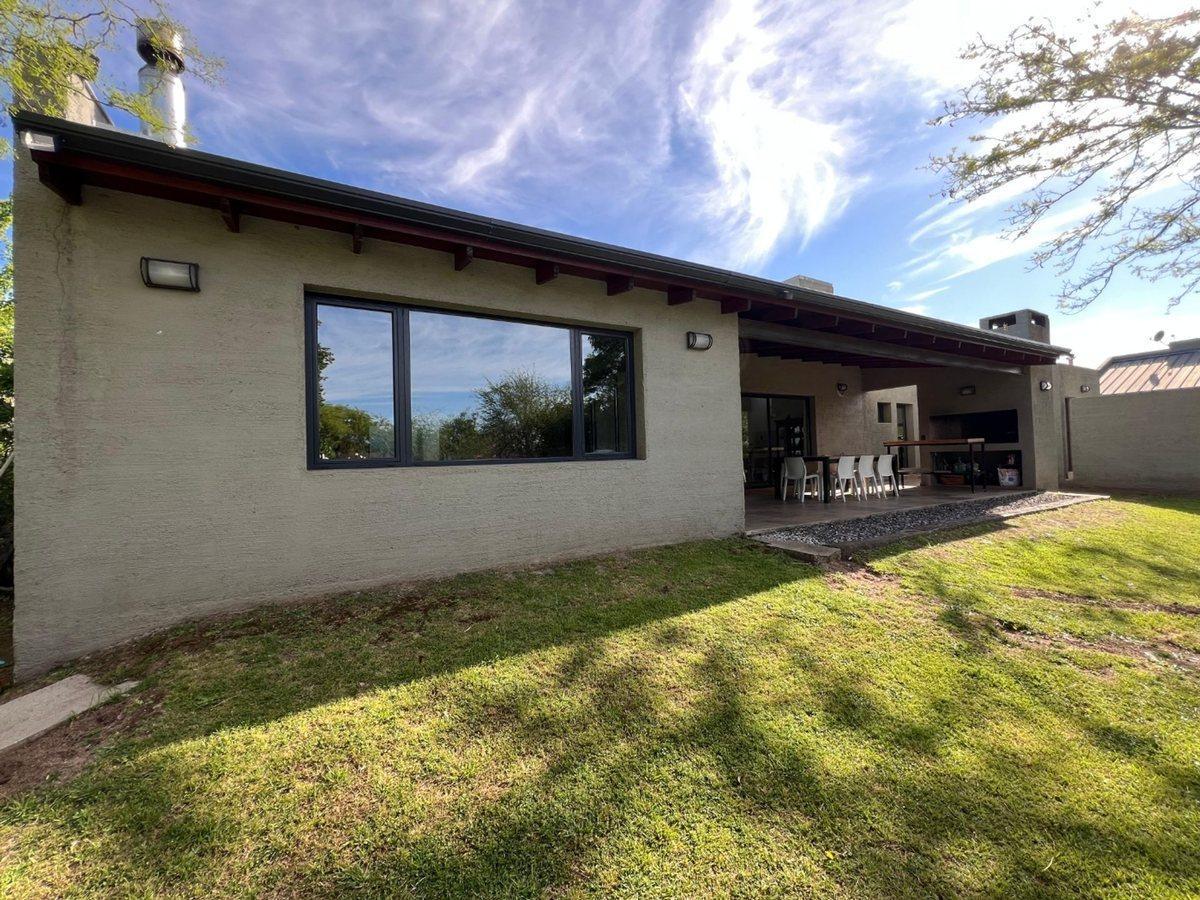 VENTA CASA 3 DORMITORIOS COUNTRY LA SERENA PILETA