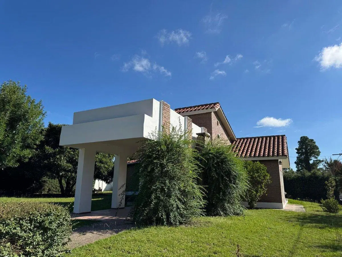 VENTA CASA CARLOS PAZ SOBRE RIO 4