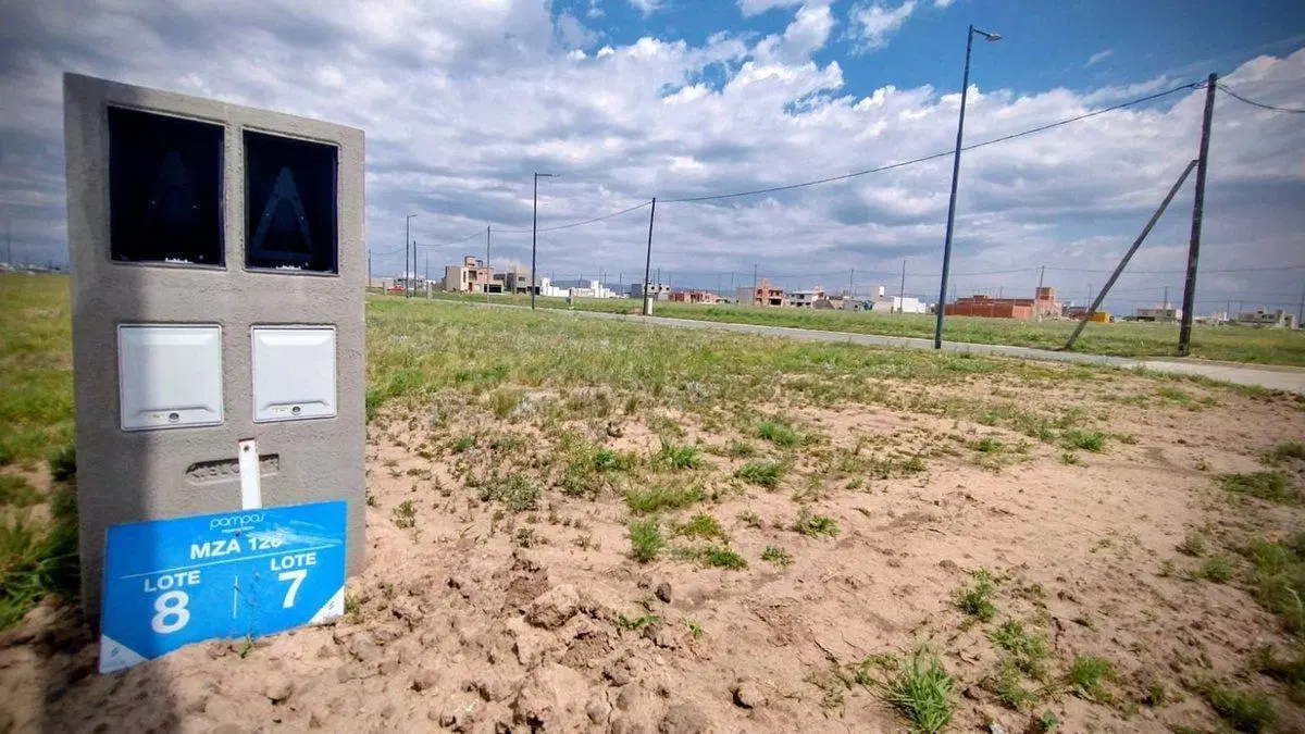 VENTA DE LOTE EN PAMPAS DE MANANTIALES 2