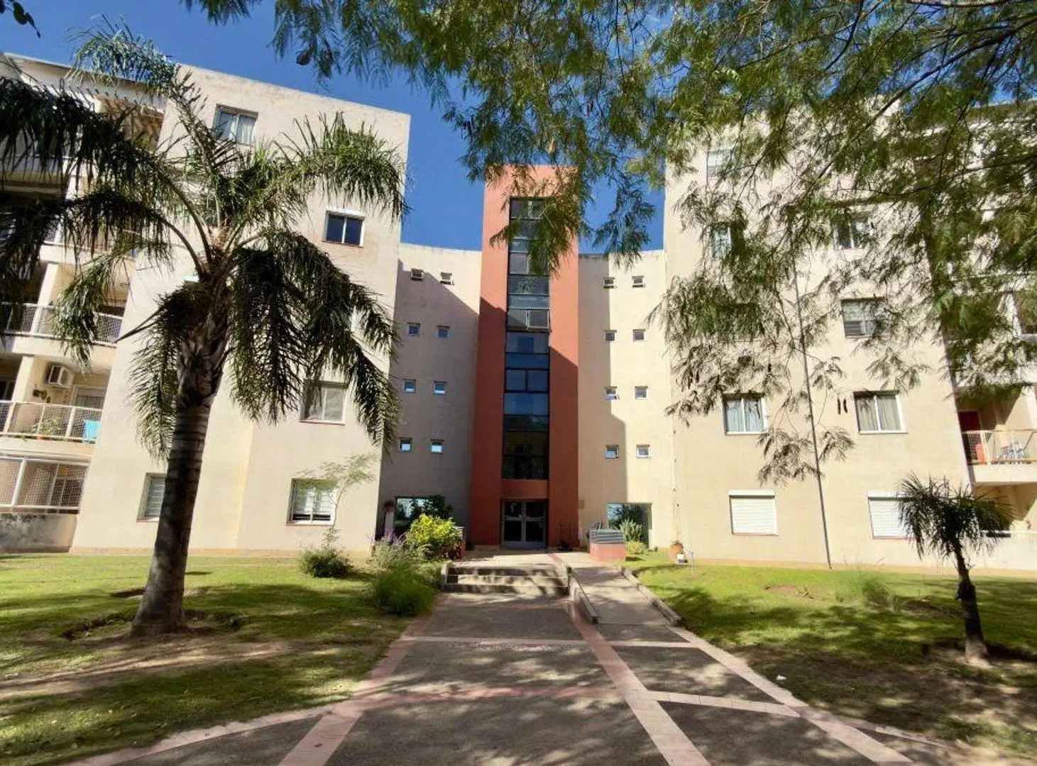 VENTA DEPARTAMENTO BALCONES DEL CHATEAU 3 DORM 5