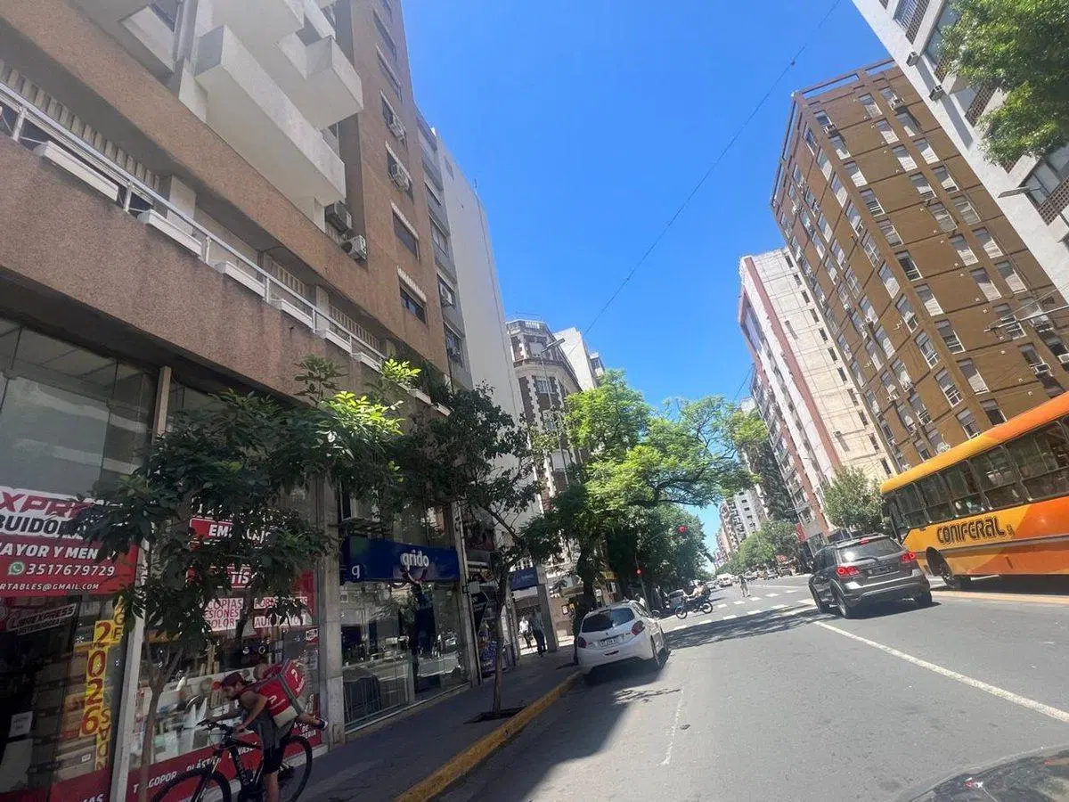 VENTA COCHERA AV COLON 720 CORDOBA 7