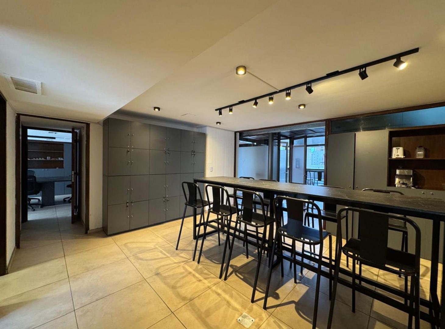 Foto de VENTA OFICINA CENTRO 300 M2 CASEROS 261, imagen 3