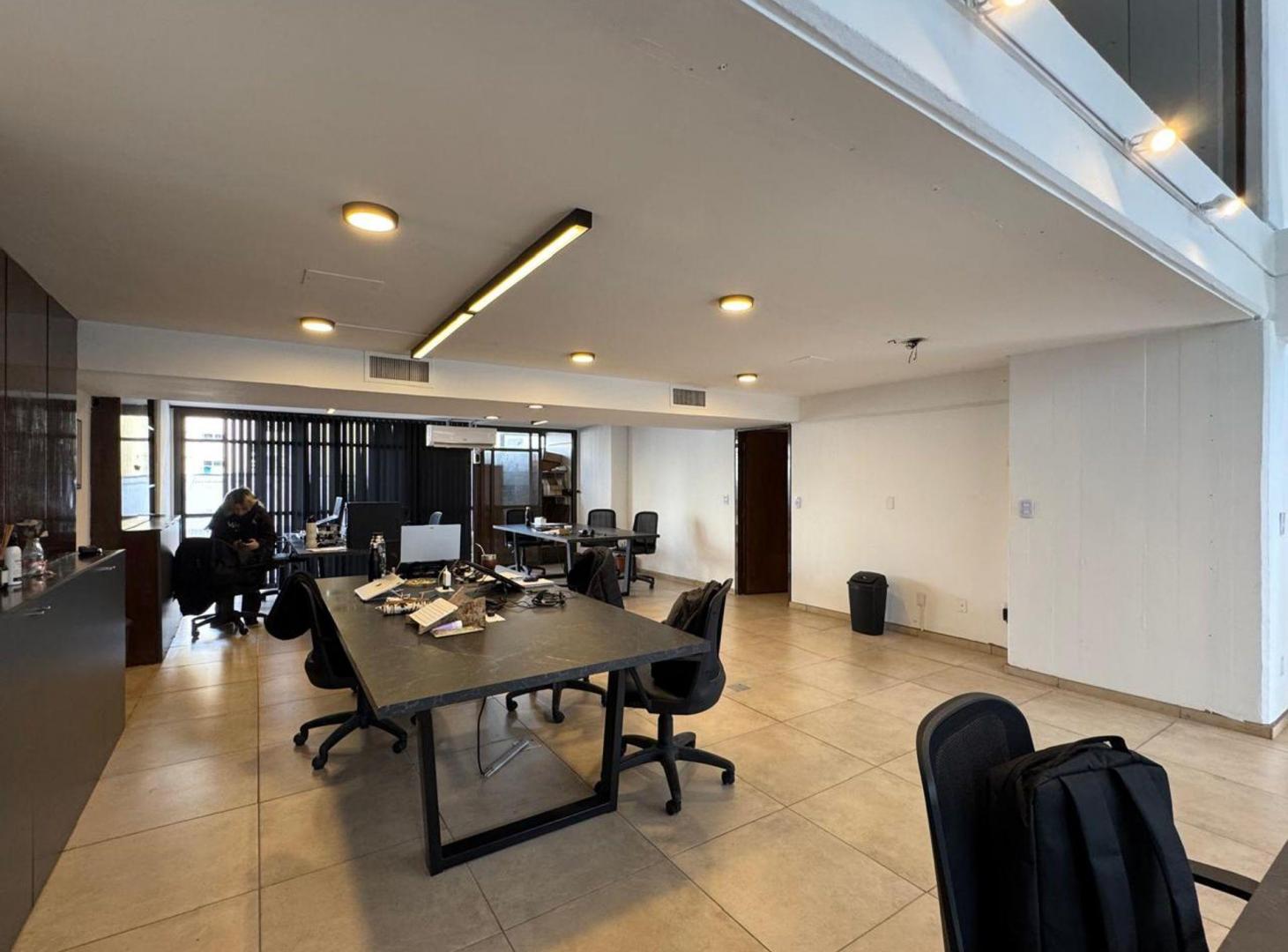 Foto de VENTA OFICINA CENTRO 300 M2 CASEROS 261, imagen 4