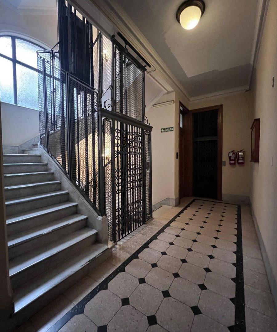 Foto de VENTA OFICINA CENTRO EDIFICIO MINETTI SEGURI, imagen 2