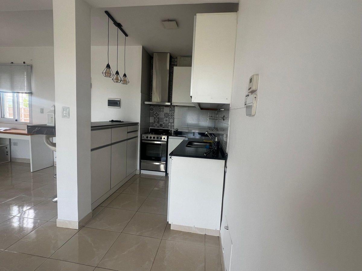 Foto de VENTA CASA LA CALERA CENTRO 2 DORM APTA CREDITO, imagen 2