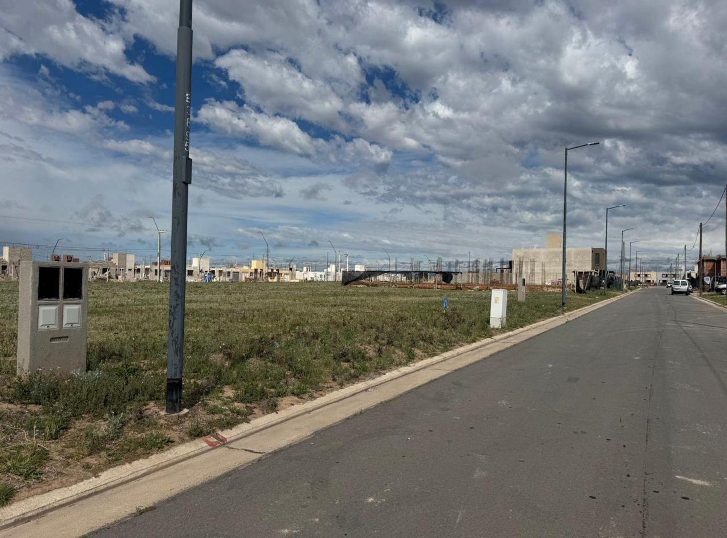 Foto de VENTA LOTE EN CAMPOS DE MANANTALES APTO DUPLEX, imagen 2