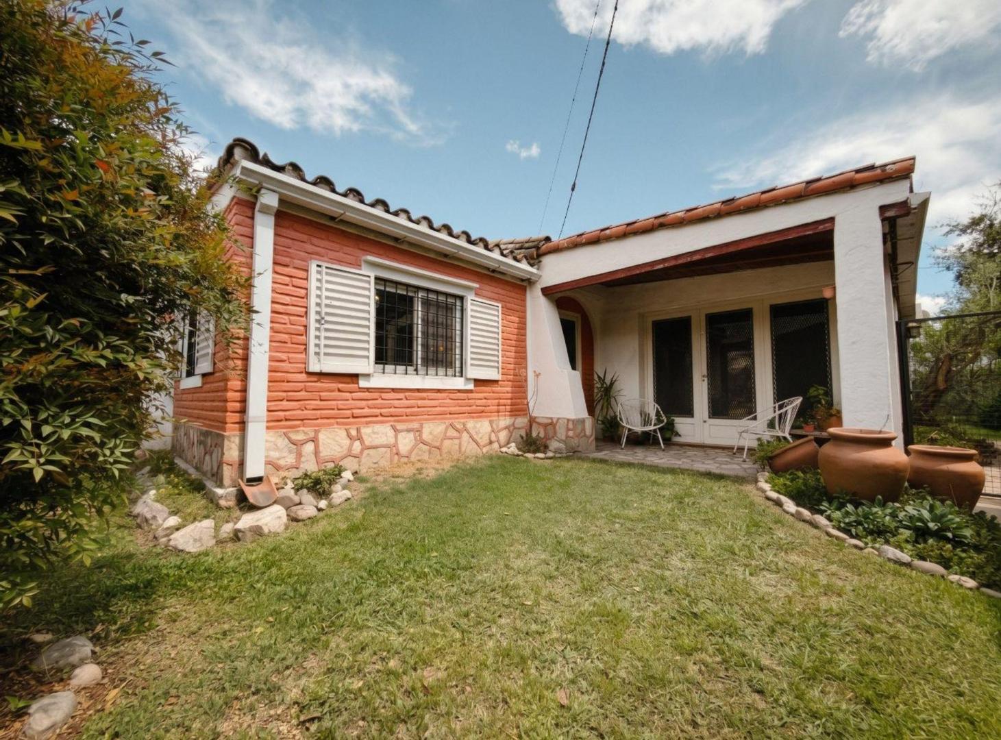 Foto de VENTA OPORTUNIDAD CASA Y LOCAL EN BIALET MASSE, imagen 2