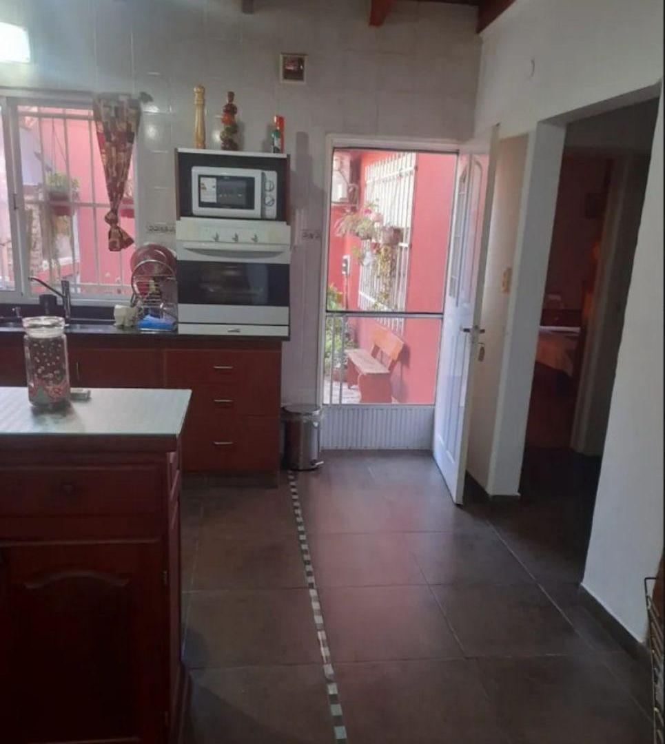 Foto de CASA CON GARAGE 2 DORMITORIOS, imagen 4