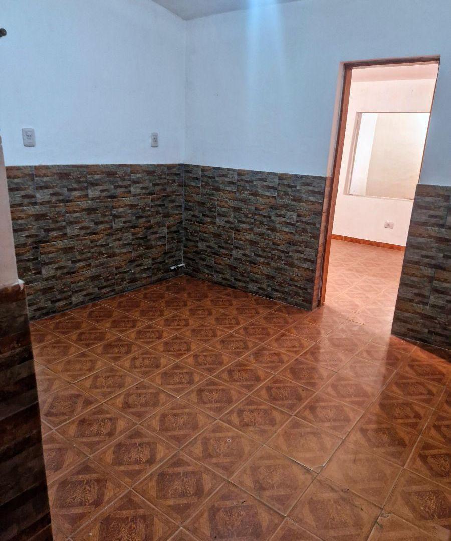 Foto de CASA AL FRENTE CON AMPLIO TERRENO, imagen 5
