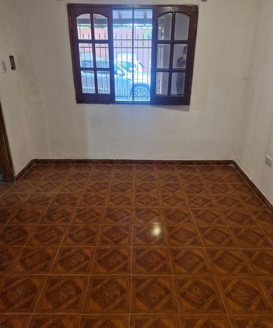 Foto de CASA AL FRENTE CON AMPLIO TERRENO, imagen 4