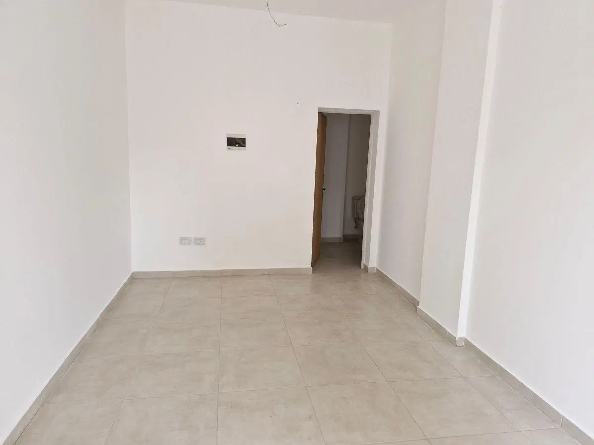 LOCAL COMERCIAL A ESTRENAR 5