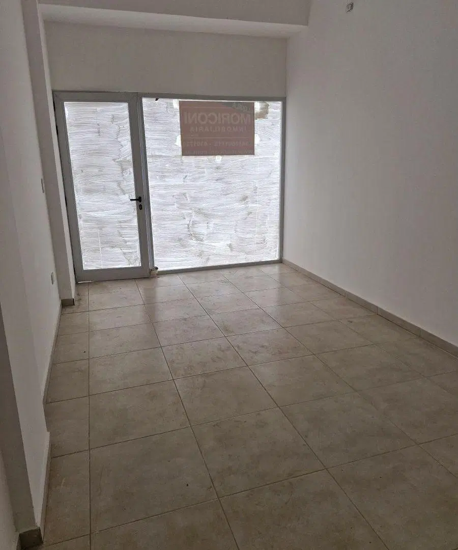 LOCAL COMERCIAL A ESTRENAR 1