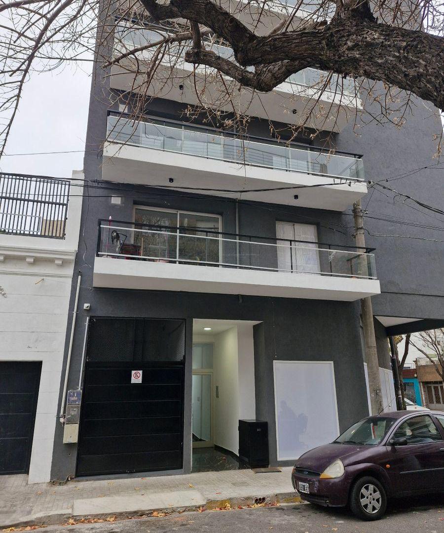 PISO EXCLUSIVO 3 DORMITORIOS PARRILLERO Y TERRAZA DE USO EXCLUSIVO