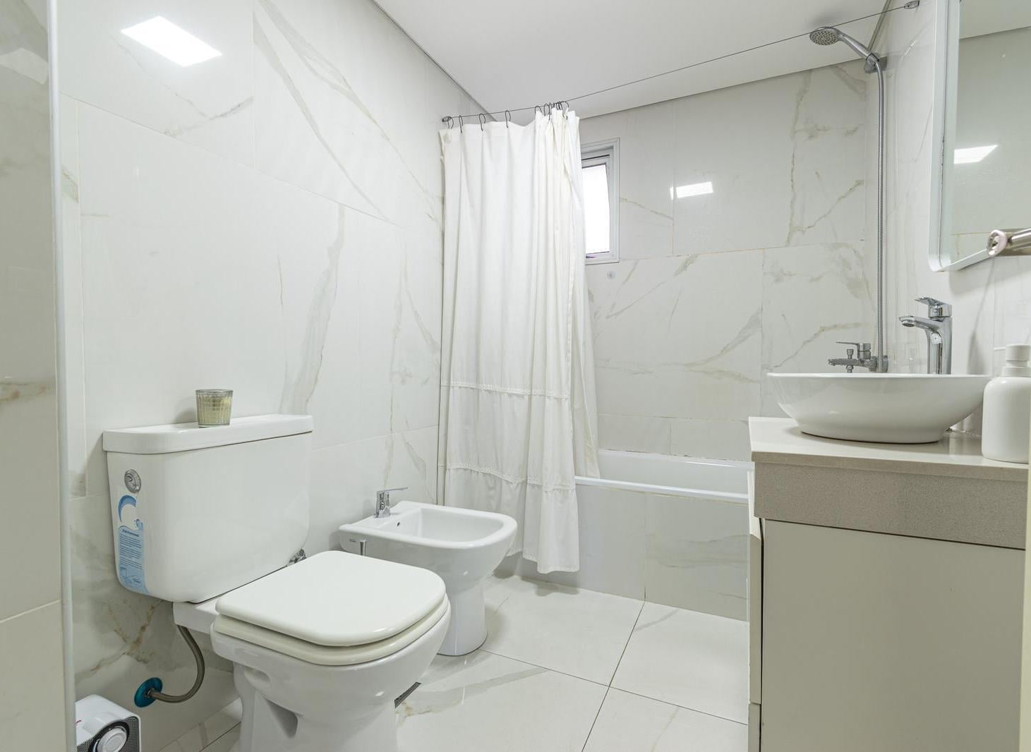 Foto de ALQUILER DEPARTAMENTO DE 3 AMBIENTES CON BALCON EN FLORES, imagen 1