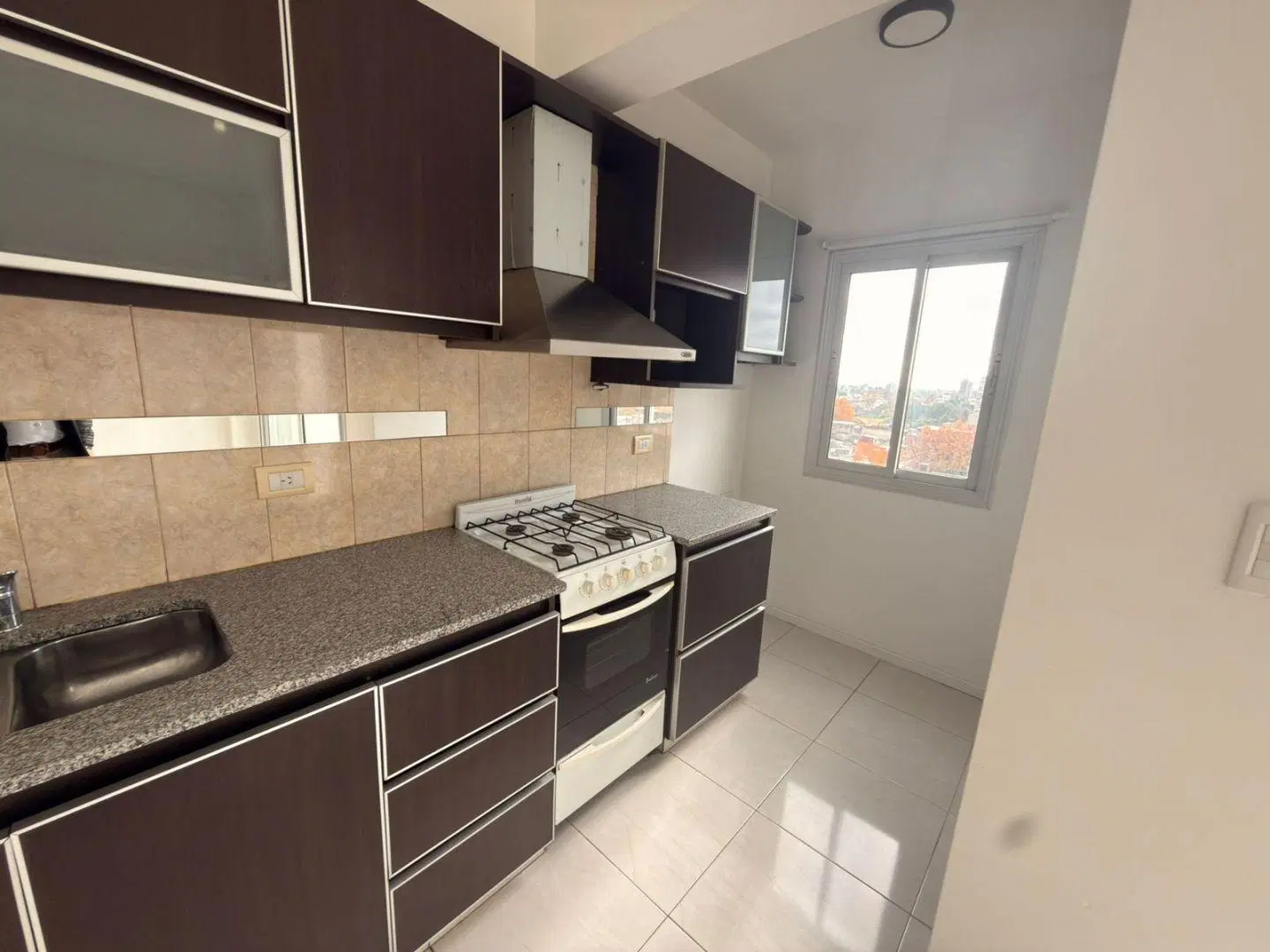ALQUILER 2 AMBIENTES EN CASEROS 5