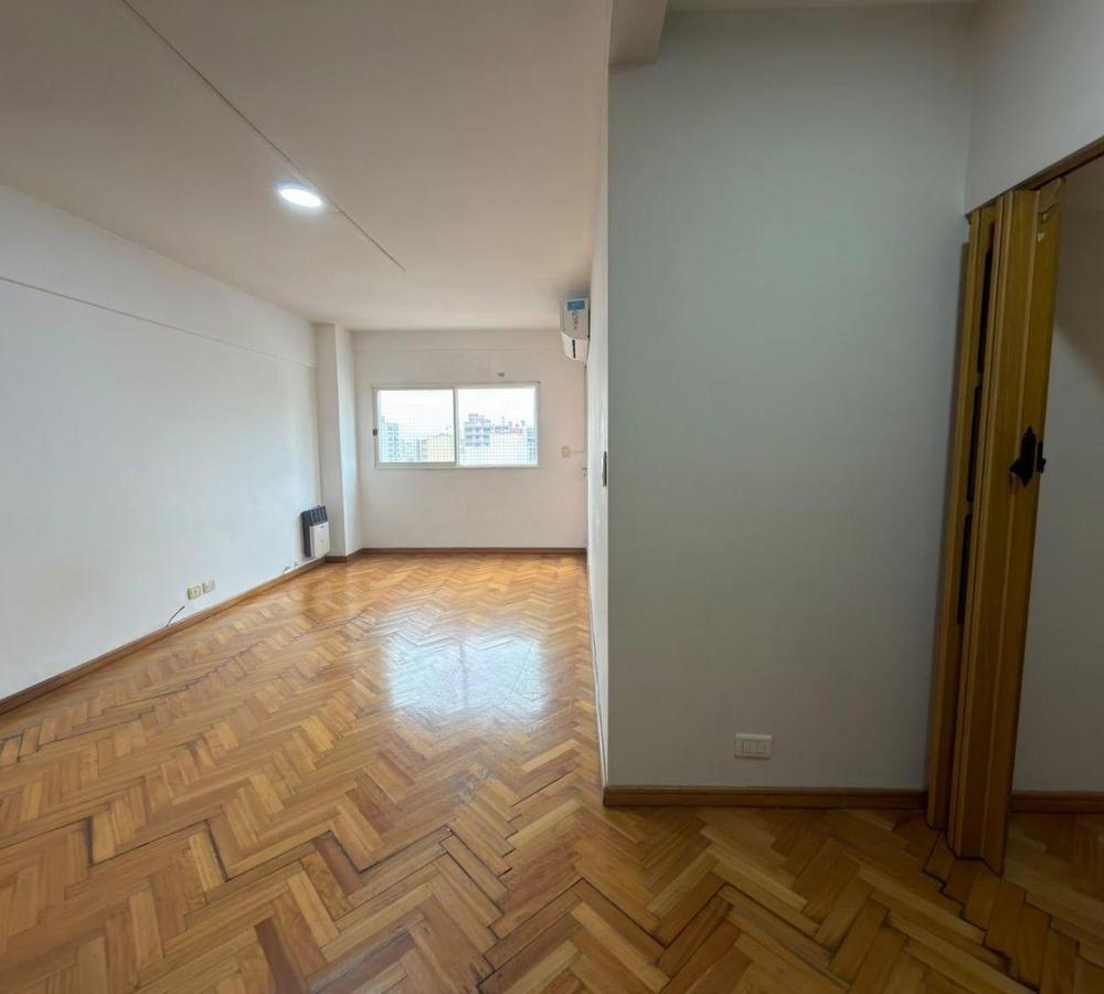 Foto de DEPARTAMENTO 3 AMBIENTES EN CASEROS, imagen 1