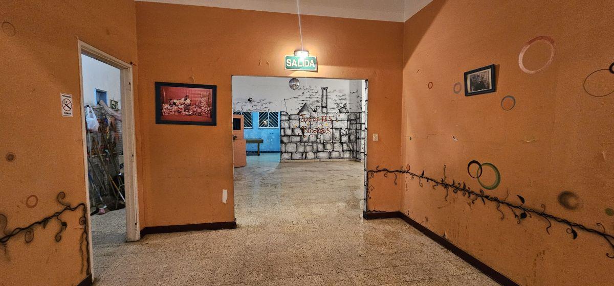 Foto de ALQUILER LOCAL EN 1 PISO + PH PB + FONDO LIBRE, imagen 2