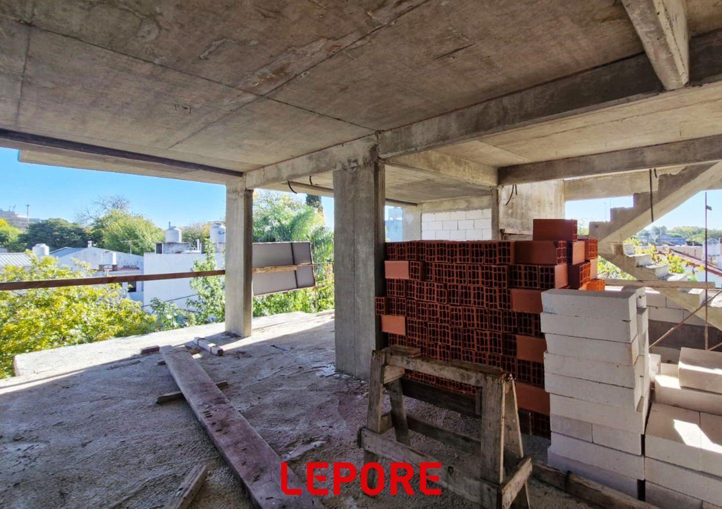 VENTA DE DEPARTAMENTO 2 AMBIENTES EN SAAVEDRA CON BALCÓN AL FRENTE
