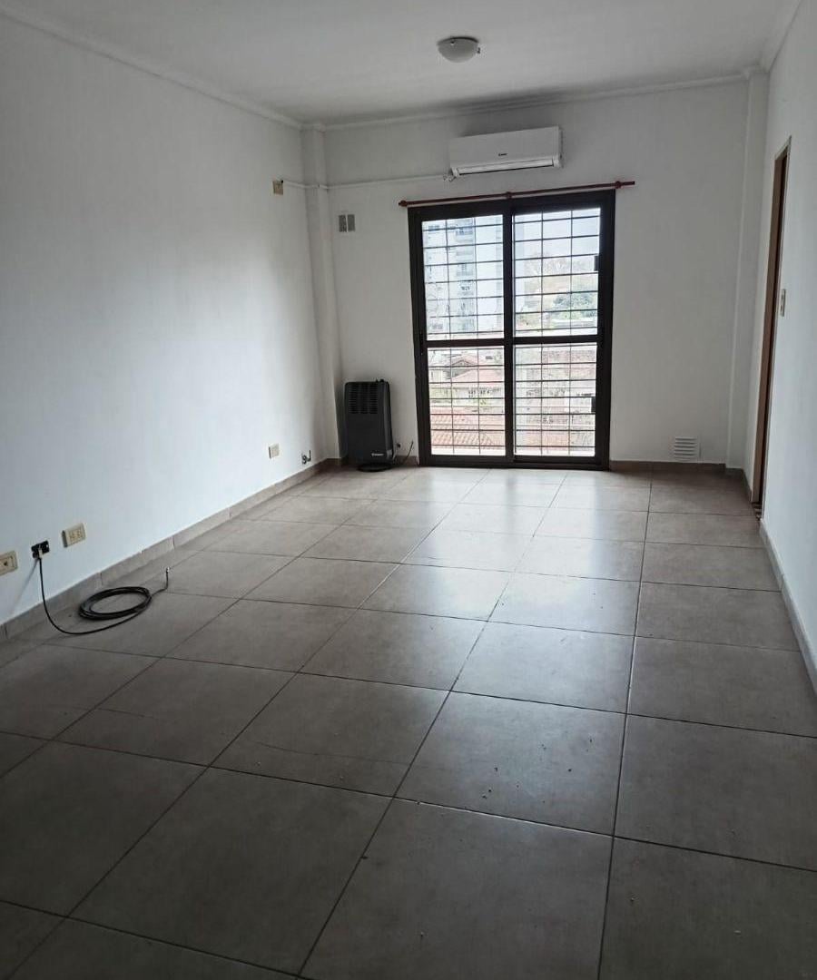 Foto de ALQUILER MONOAMBIENTE AMPLIO CON BALCÓN AL FRENTE – SAN MARTÍN 800, imagen 2