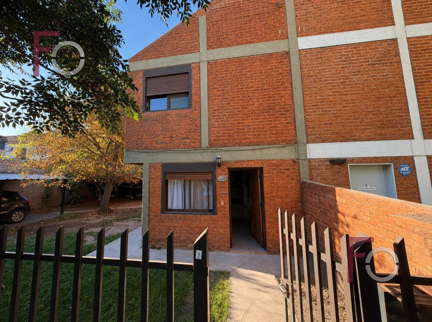 Foto de Dúplex en venta c/ cochera en Cipolletti, imagen 2