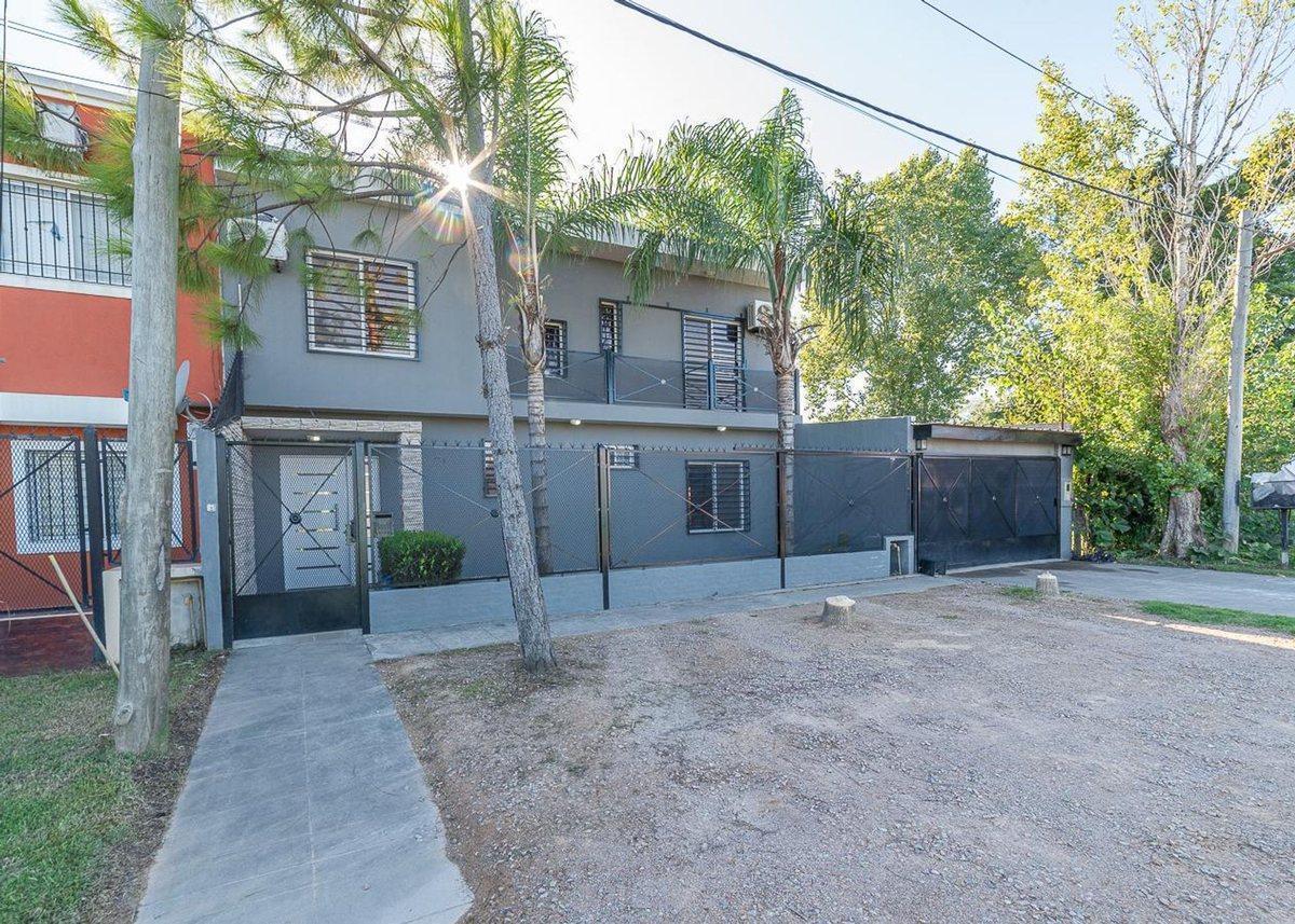 CASA APTA CREDITO EZEIZA CON PILETA Y QUINCHO