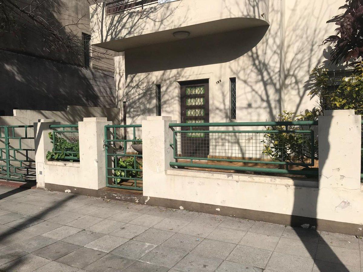 Foto de VENTA CASA. BANFIELD ESTE. PERMUTA., imagen 1