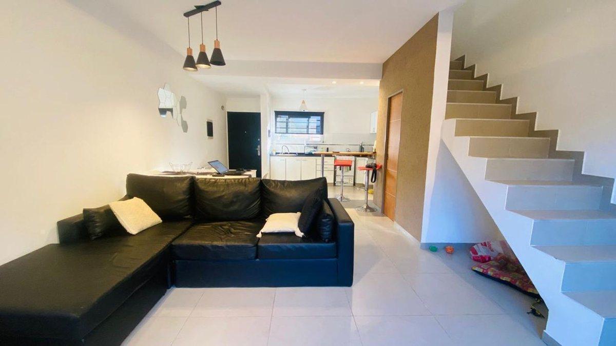 Foto de VENTA DE DÚPLEX CON PATIO Y COCHERA - APTO CRÉDITO, imagen 1
