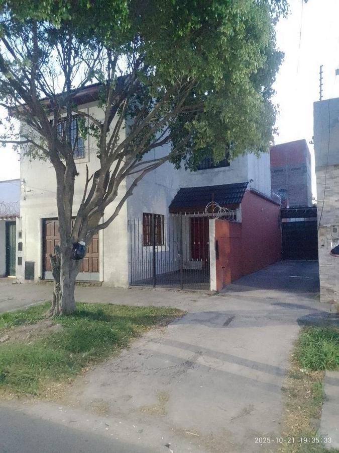 CASA EN VENTA CON 2 PH AL FONDO