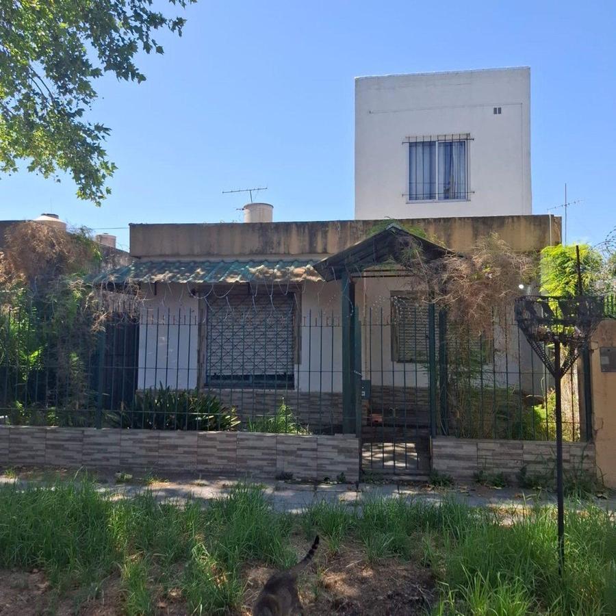 CASA EN VENTA BURZACO
