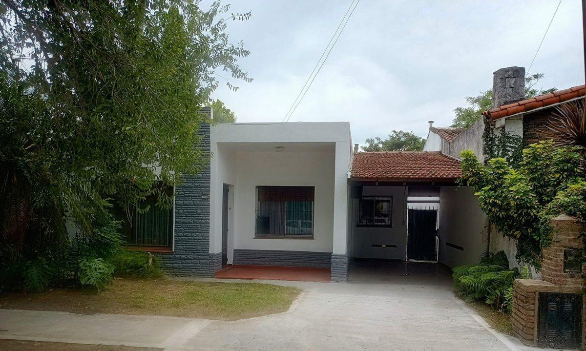 Casa 3/4 ambientes. APTA CREDITO