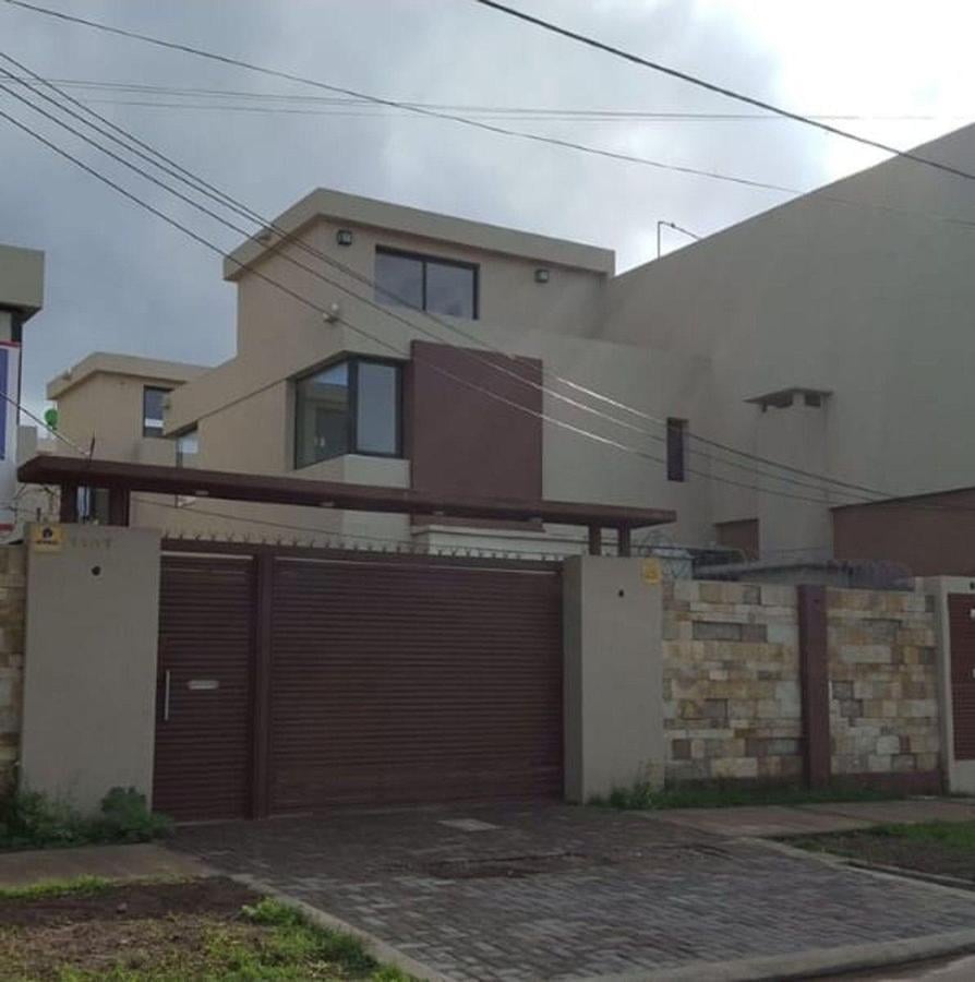 Casa TRIPLEX 4 amb /cochera APTO CREDITO Temperley