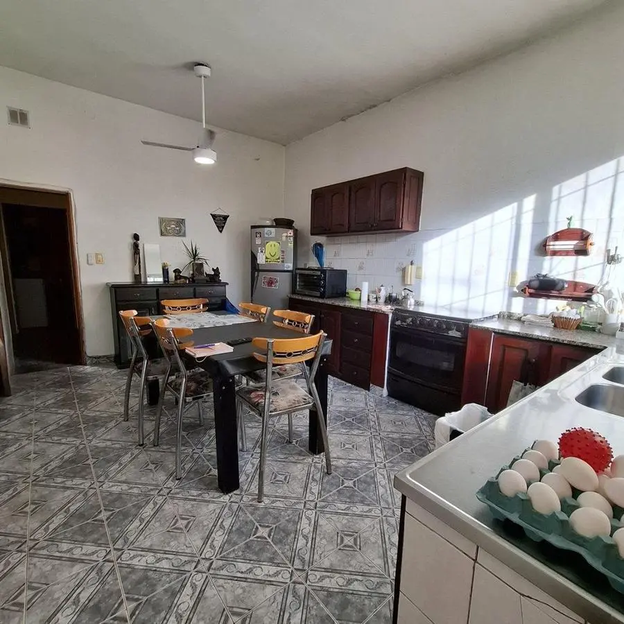 Vende PH 4 amb en Lanús Este refaccionado 8