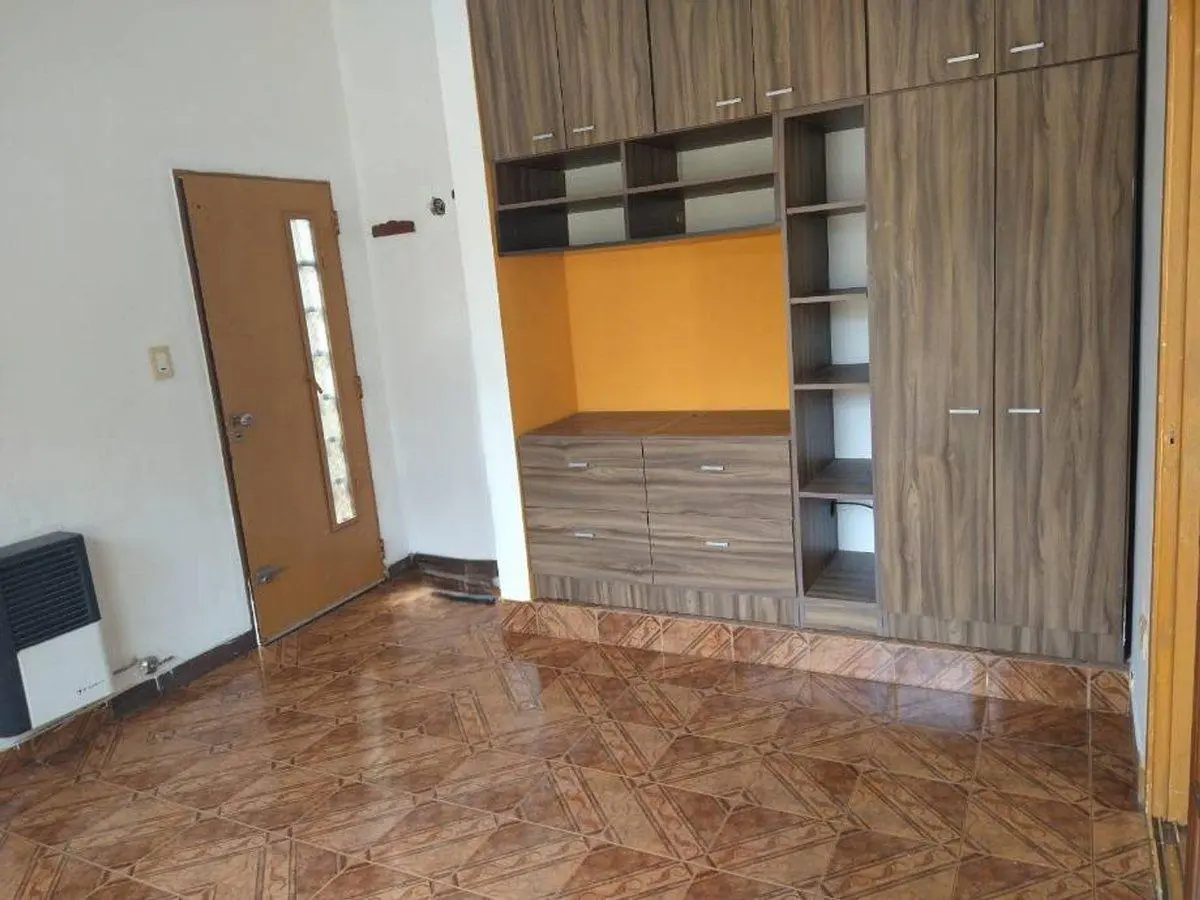 Vende PH 4 amb en Lanús Este refaccionado 4