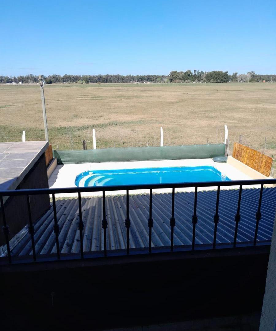 Hermosa casa 2 plantas con vista al campo en Domselaar Chico VENTA
