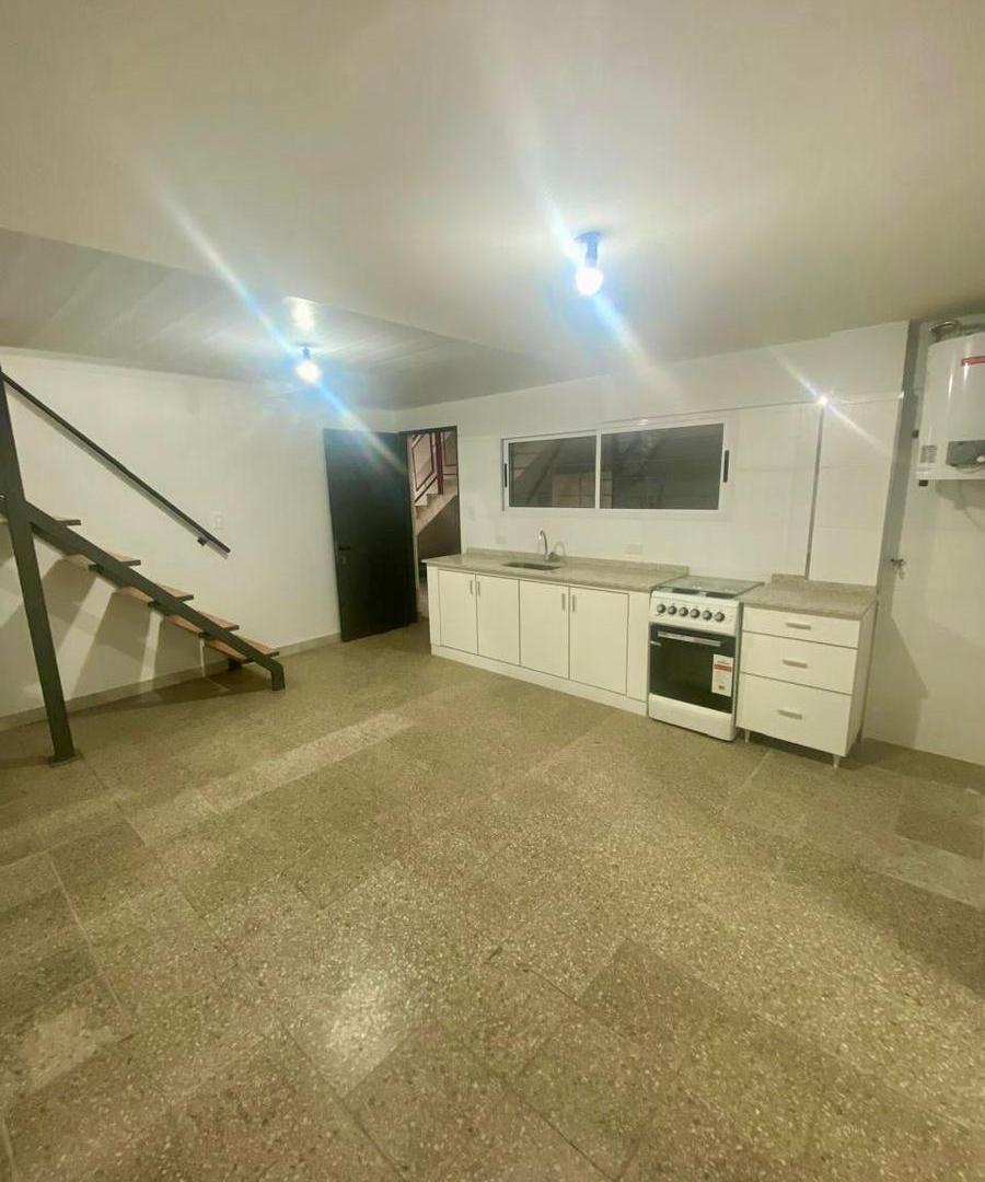 Foto de ¡ALQUILER! Dúplex de 3 Ambientes a Estrenar – San José (Almirante Brown), imagen 2