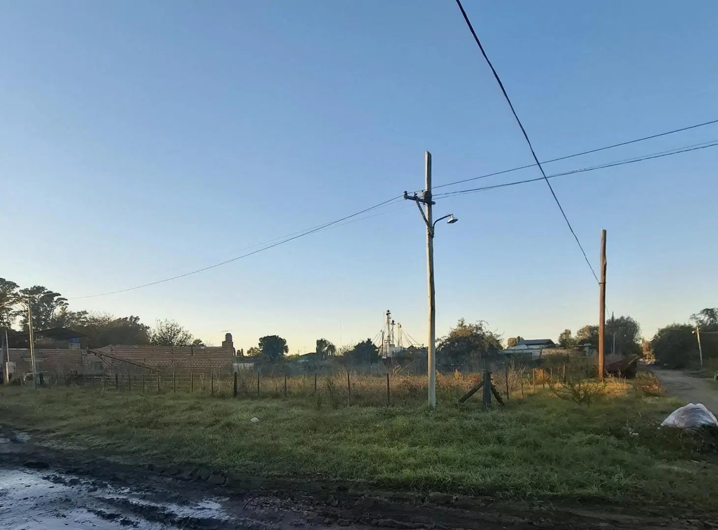VENTA AMPLIO LOTE EN CHASCOMUS 2