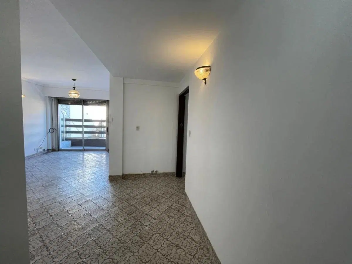 Alquiler Departamento 3 ambientes con cochera en el corazón de Adrogué. 5