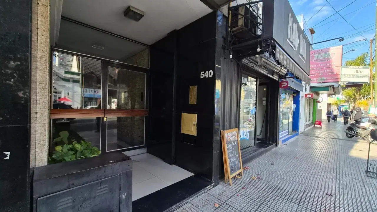 Departamento en Banfield Este 2