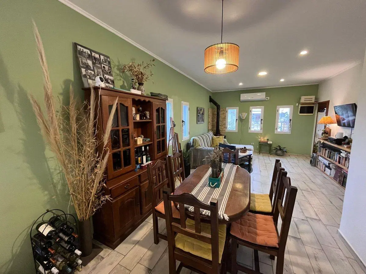 Casa super equipada, con detalles de categoría, barrio Domselaar Chico VENTA 5