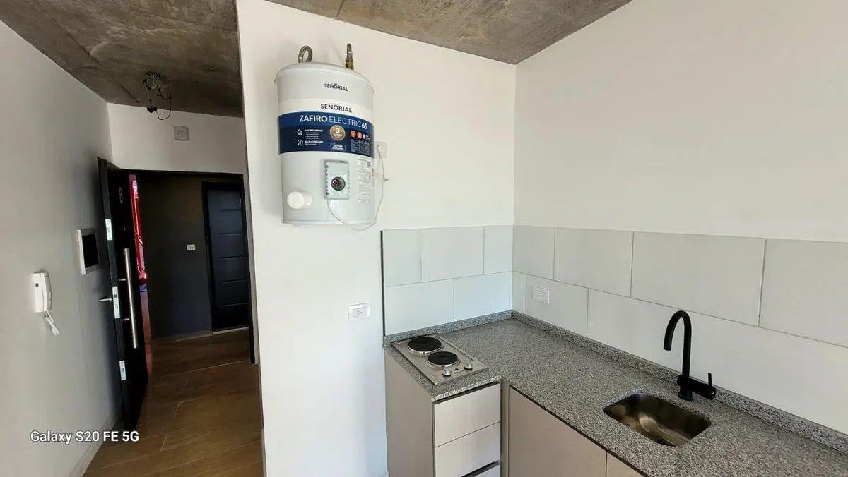MONOAMBIENTE BANFIELD CENTRO CON TERRAZA PRIVADA 1