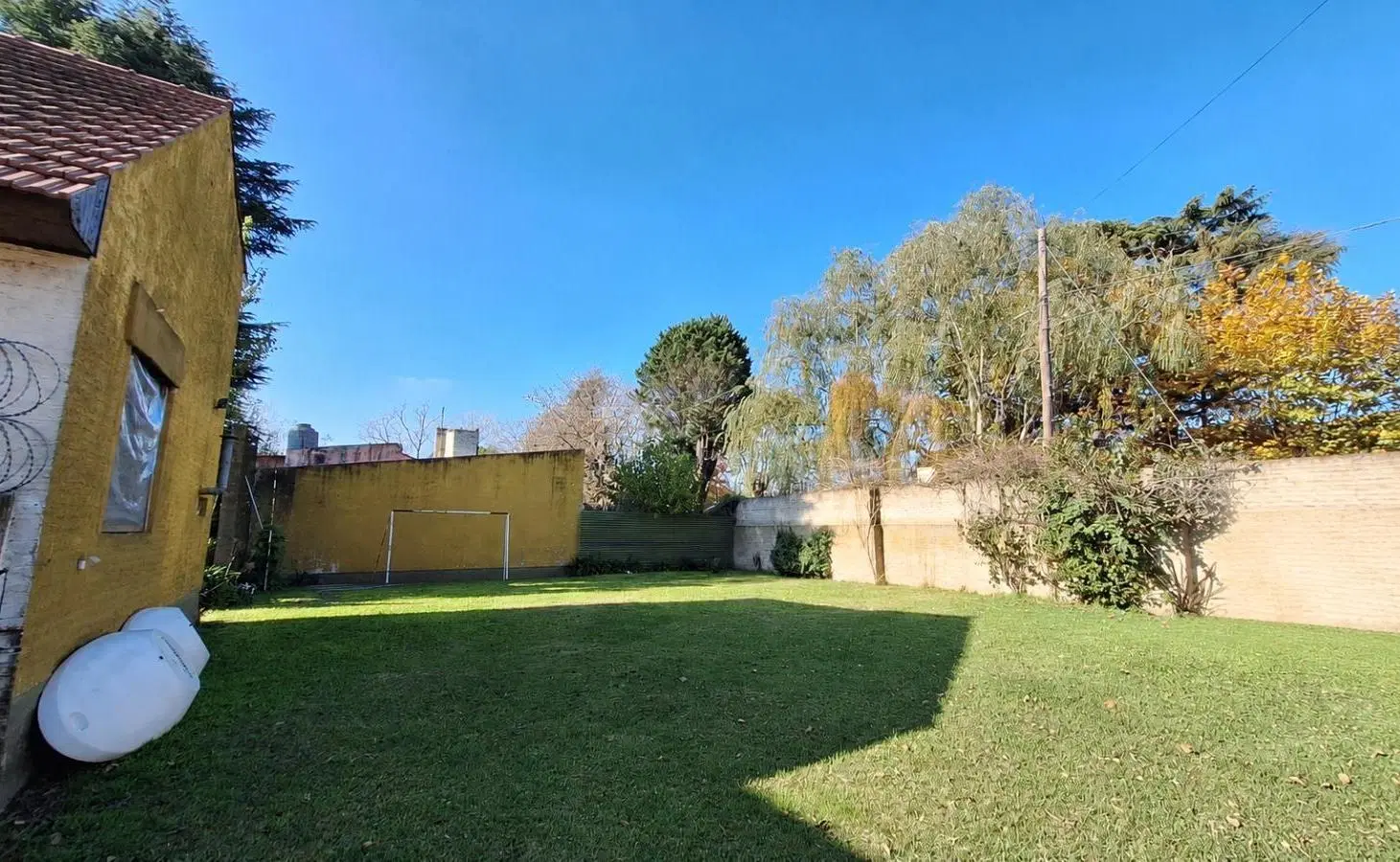Amplio terreno en venta. 8